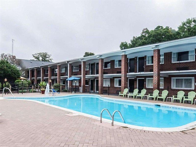 Rodeway Inn & Suites Williamsburg Central Εξωτερικό φωτογραφία