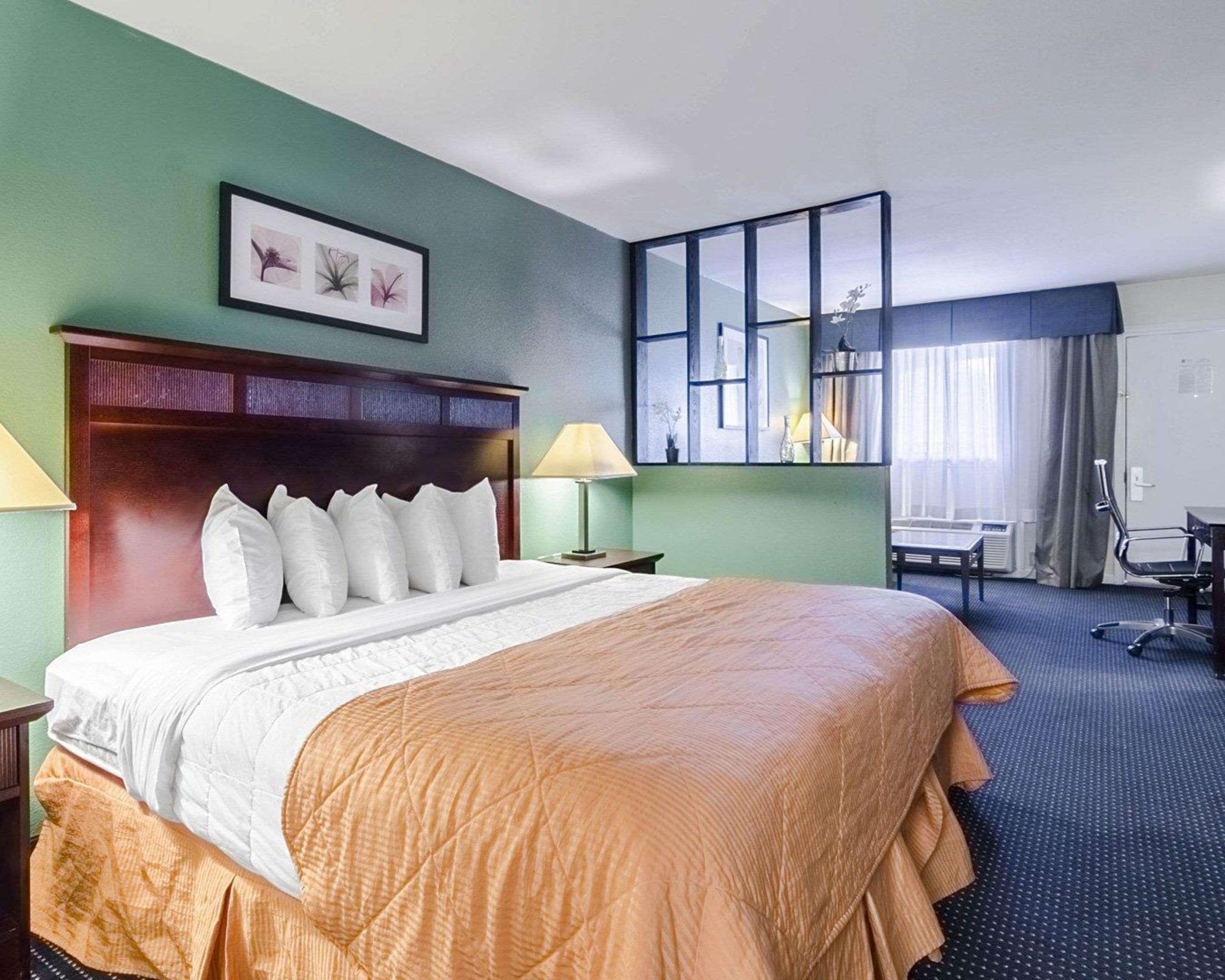Rodeway Inn & Suites Williamsburg Central Εξωτερικό φωτογραφία