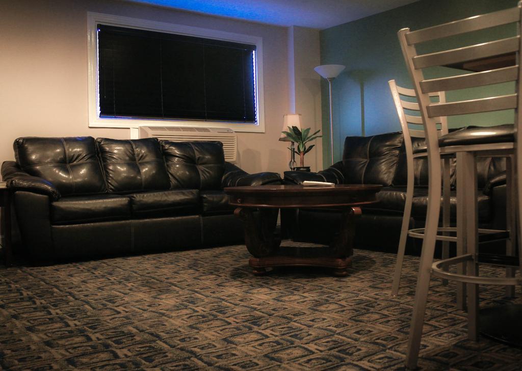 Rodeway Inn & Suites Williamsburg Central Εξωτερικό φωτογραφία