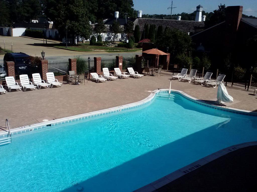 Rodeway Inn & Suites Williamsburg Central Εξωτερικό φωτογραφία