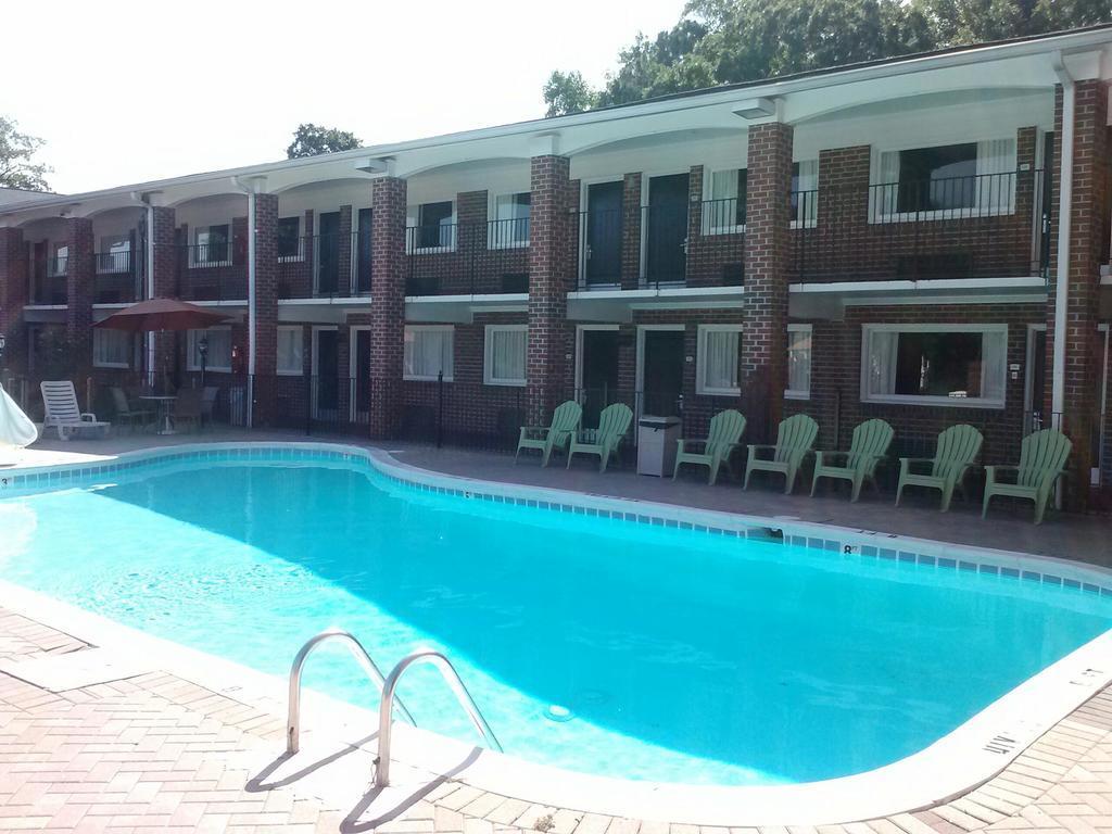 Rodeway Inn & Suites Williamsburg Central Εξωτερικό φωτογραφία