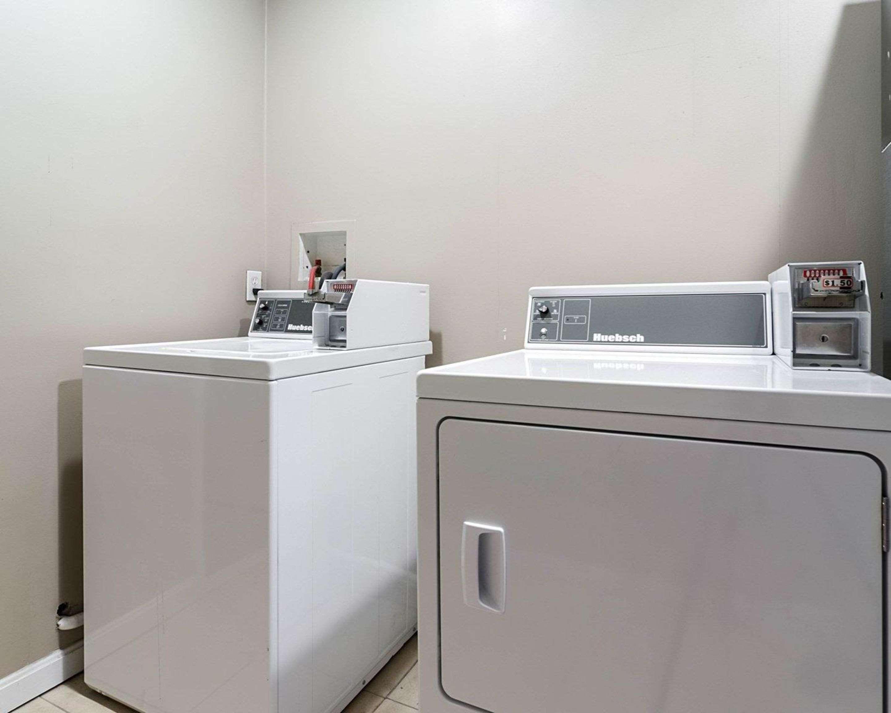 Rodeway Inn & Suites Williamsburg Central Εξωτερικό φωτογραφία