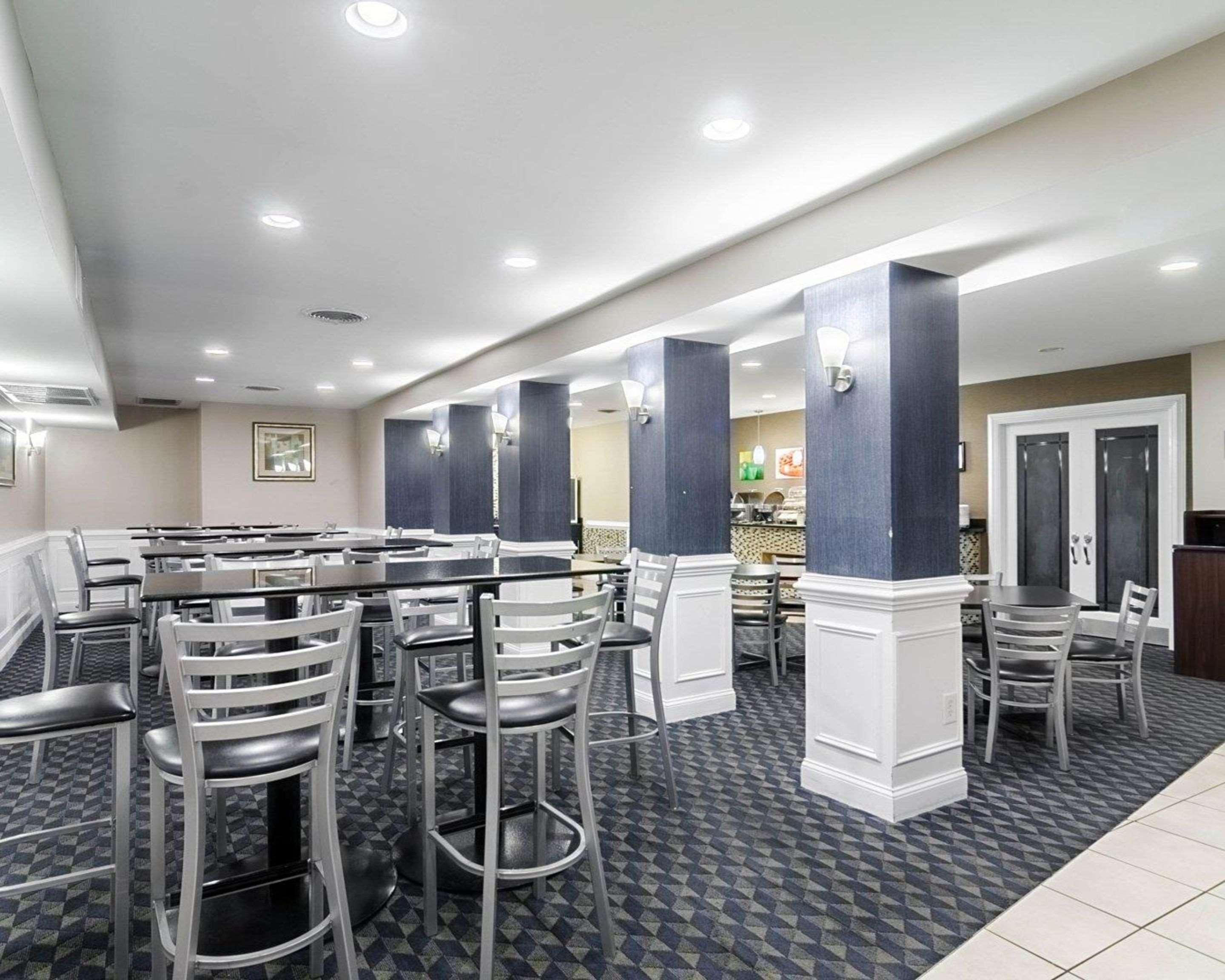 Rodeway Inn & Suites Williamsburg Central Εξωτερικό φωτογραφία