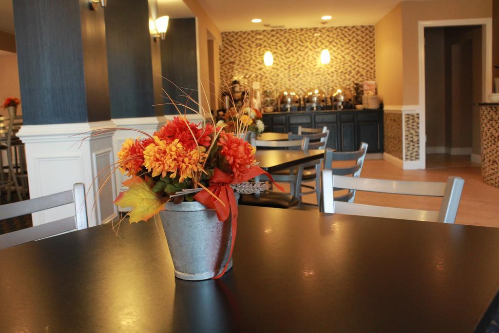 Rodeway Inn & Suites Williamsburg Central Εξωτερικό φωτογραφία