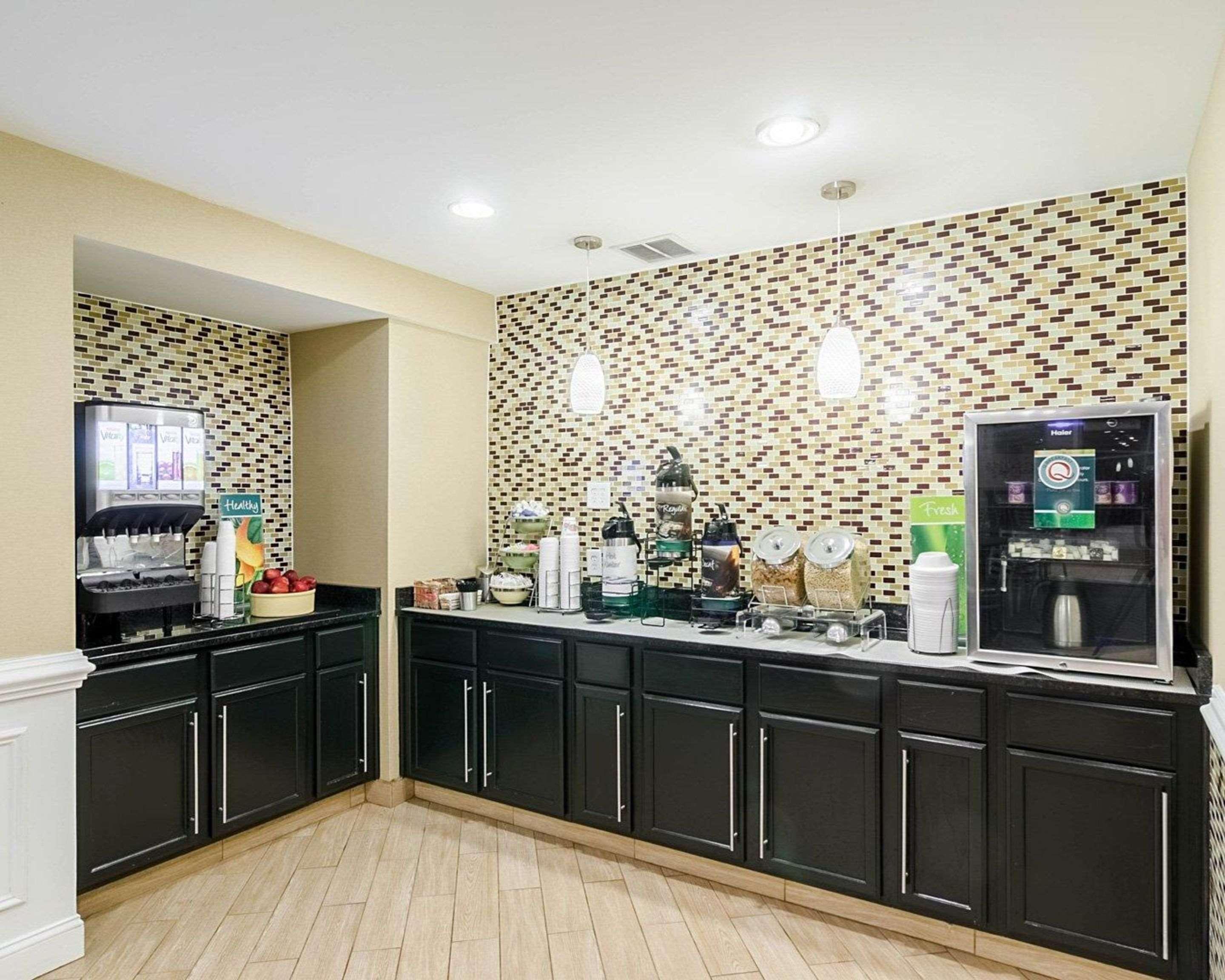 Rodeway Inn & Suites Williamsburg Central Εξωτερικό φωτογραφία