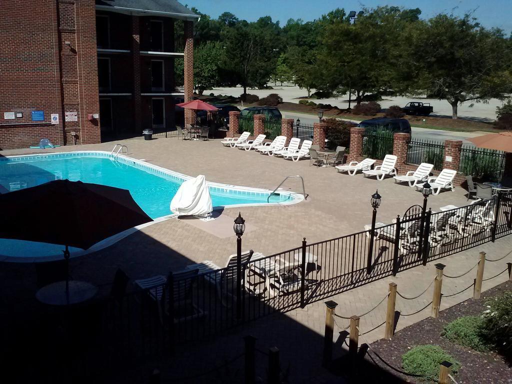 Rodeway Inn & Suites Williamsburg Central Εξωτερικό φωτογραφία