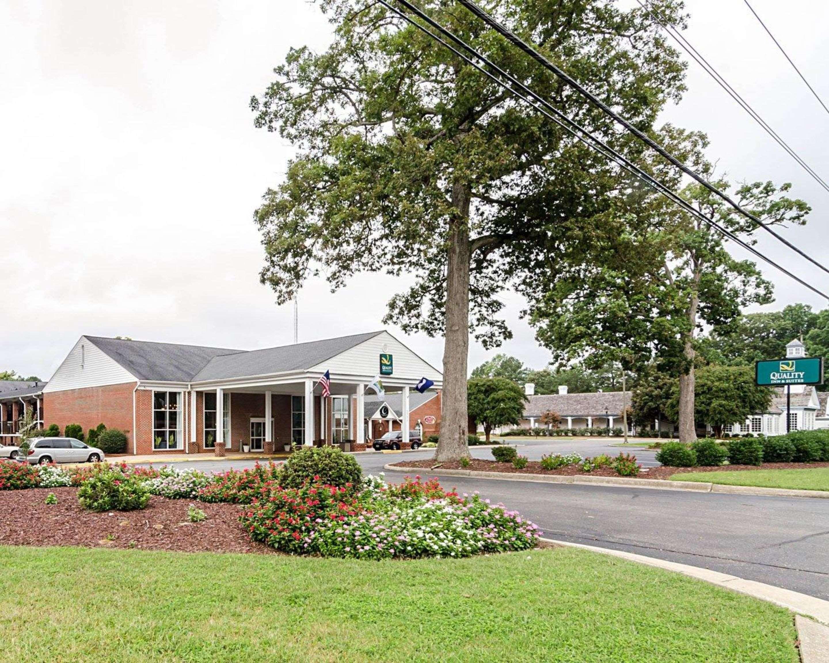 Rodeway Inn & Suites Williamsburg Central Εξωτερικό φωτογραφία
