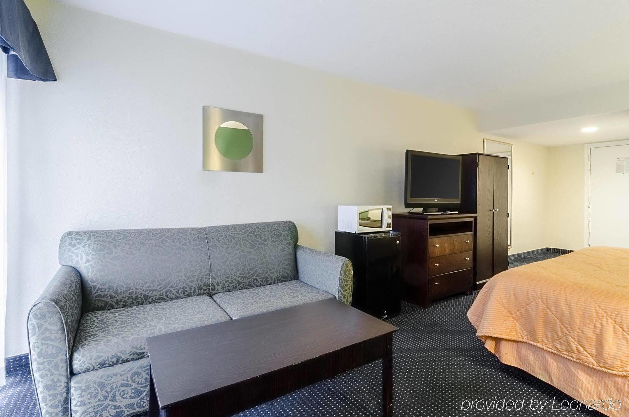 Rodeway Inn & Suites Williamsburg Central Εξωτερικό φωτογραφία
